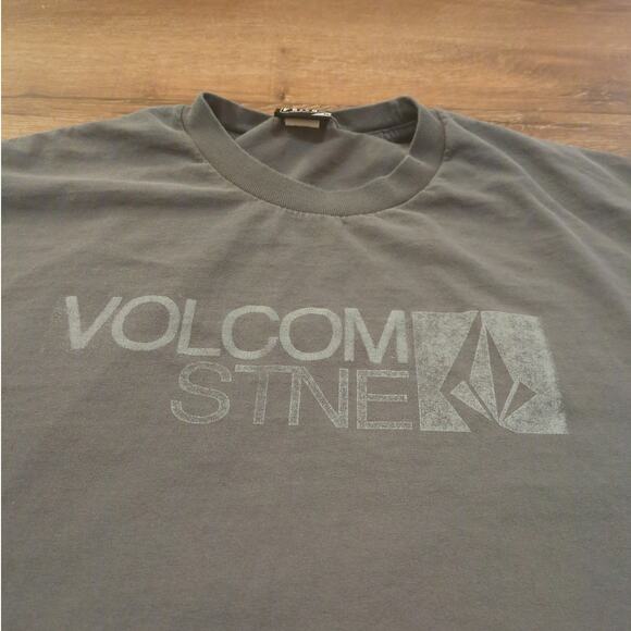 VTG Volcom Stone Men's XL Shirt Skater Punk Spellout Faded Distressed Gray Y2K - Picture 2 of 8